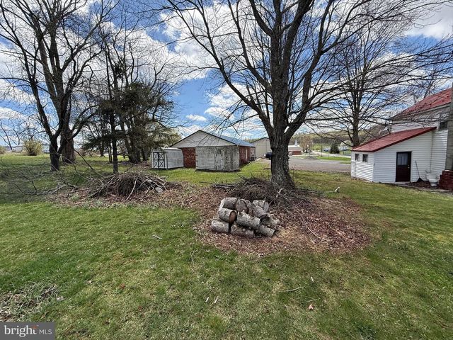 132 OAK ST, Elk Garden, WV 26717