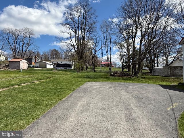 132 OAK ST, Elk Garden, WV 26717