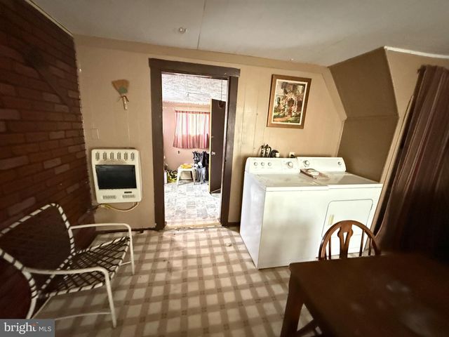 132 OAK ST, Elk Garden, WV 26717