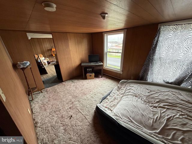 132 OAK ST, Elk Garden, WV 26717