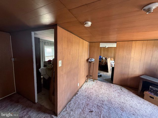 132 OAK ST, Elk Garden, WV 26717