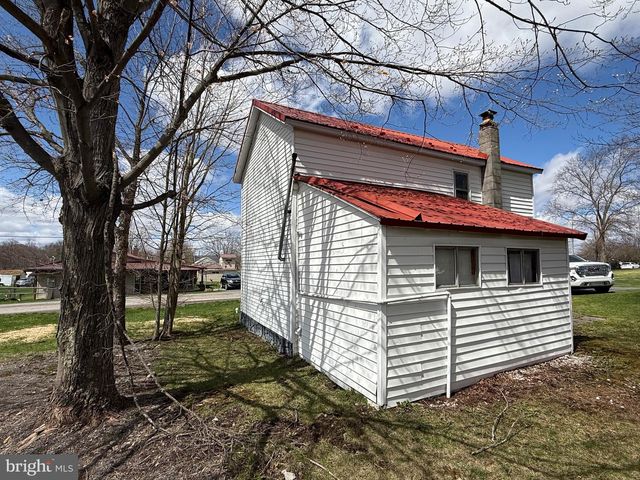 132 OAK ST, Elk Garden, WV 26717