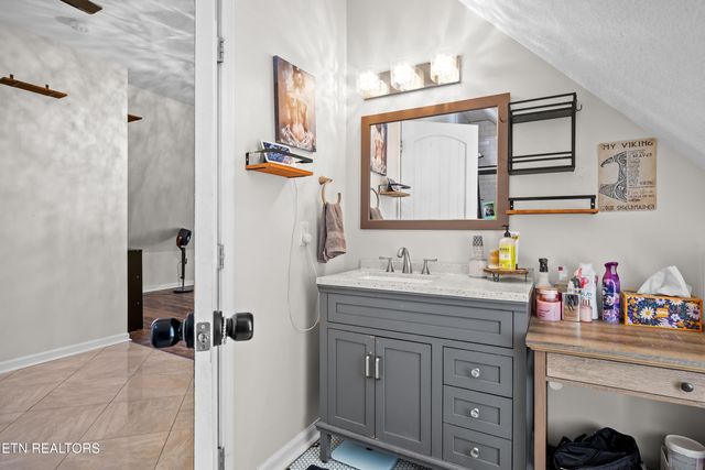 5117 Tenwood Drive, Knoxville, TN 37921