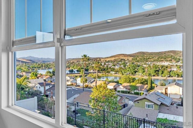8989 Trailridge Ave, Santee, CA 92071