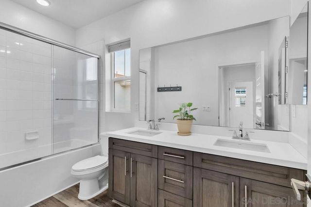 8989 Trailridge Ave, Santee, CA 92071