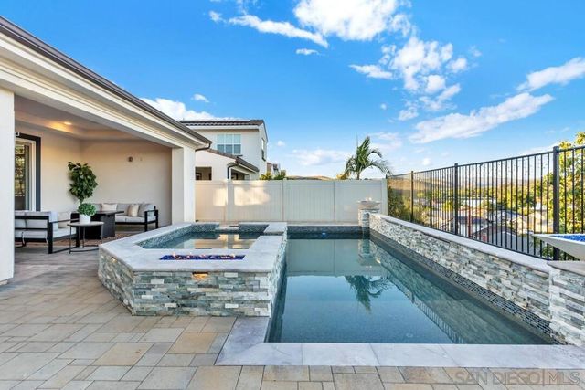 8989 Trailridge Ave, Santee, CA 92071