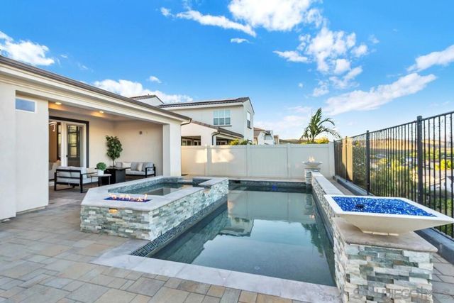 8989 Trailridge Ave, Santee, CA 92071