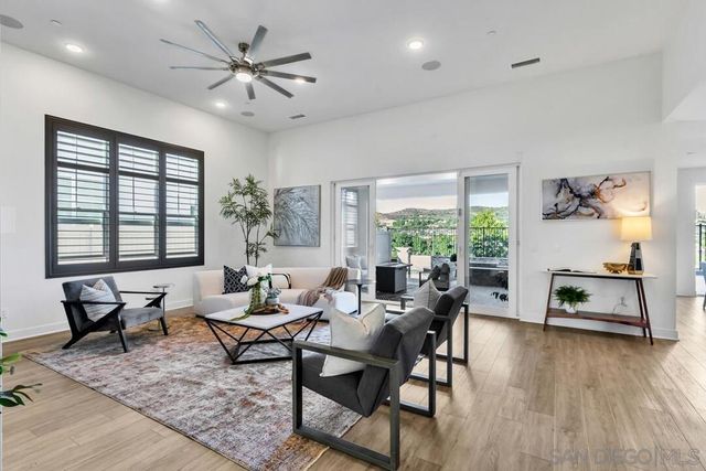 8989 Trailridge Ave, Santee, CA 92071