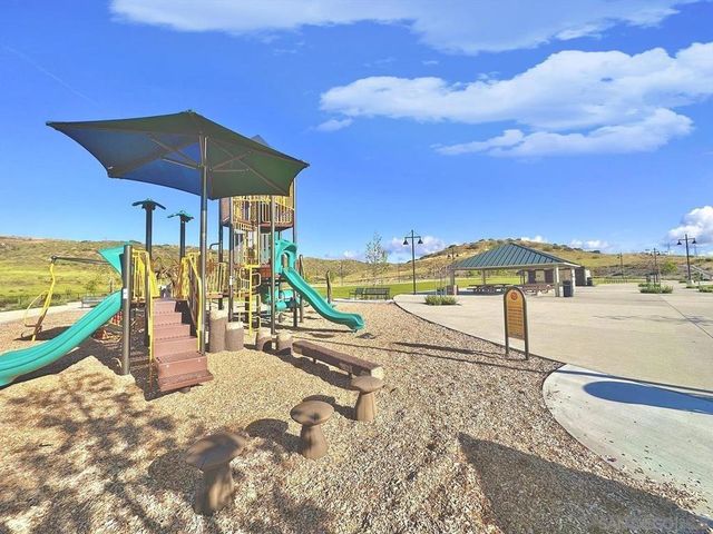 8989 Trailridge Ave, Santee, CA 92071