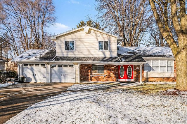 6090 Lancaster Drive, Flint Charter Township, MI 48532