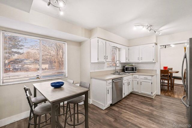 6090 Lancaster Drive, Flint Charter Township, MI 48532