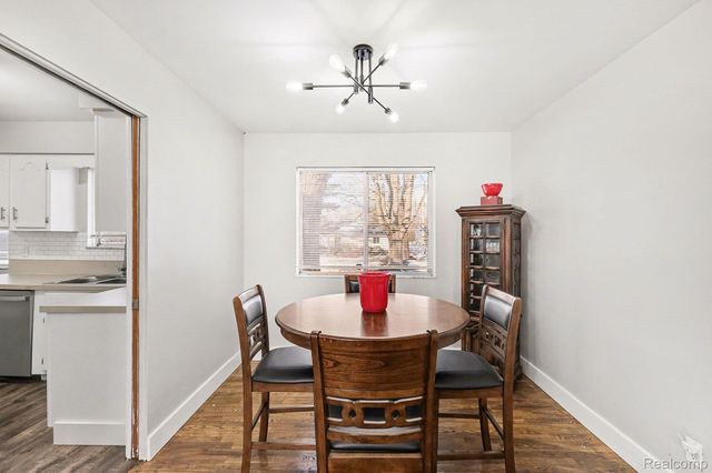 6090 Lancaster Drive, Flint Charter Township, MI 48532