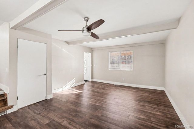 6090 Lancaster Drive, Flint Charter Township, MI 48532