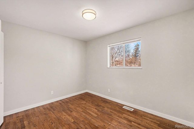 6090 Lancaster Drive, Flint Charter Township, MI 48532