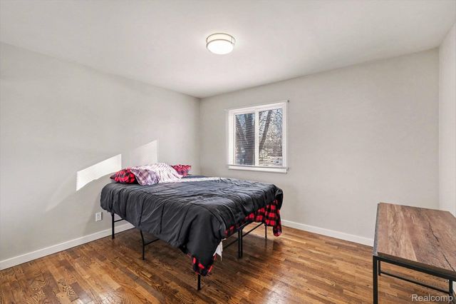 6090 Lancaster Drive, Flint Charter Township, MI 48532