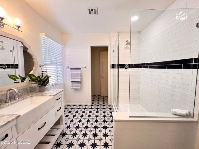 5680 N Placita Favorita, Tucson, AZ 85750