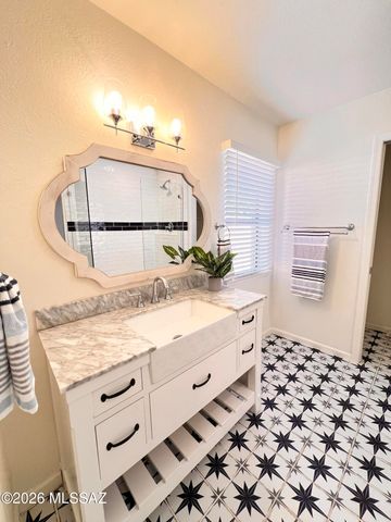 5680 N Placita Favorita, Tucson, AZ 85750