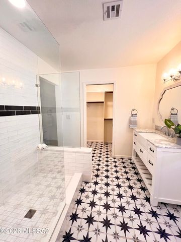 5680 N Placita Favorita, Tucson, AZ 85750