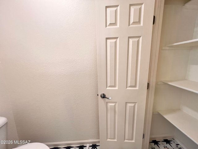 5680 N Placita Favorita, Tucson, AZ 85750