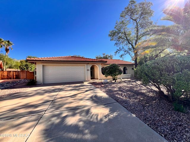 5680 N Placita Favorita, Tucson, AZ 85750
