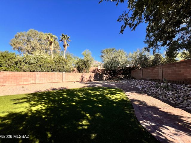 5680 N Placita Favorita, Tucson, AZ 85750