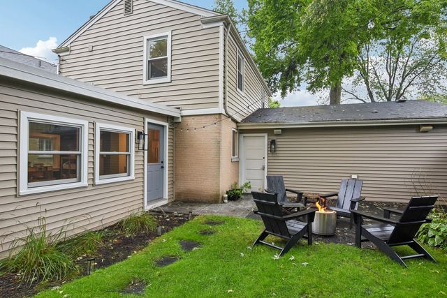 606 S Dryden Place, Arlington Heights, IL 60005
