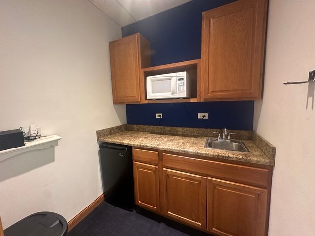 1000 S Hamilton Street H, Lockport, IL 60441