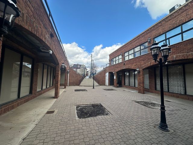 1000 S Hamilton Street H, Lockport, IL 60441