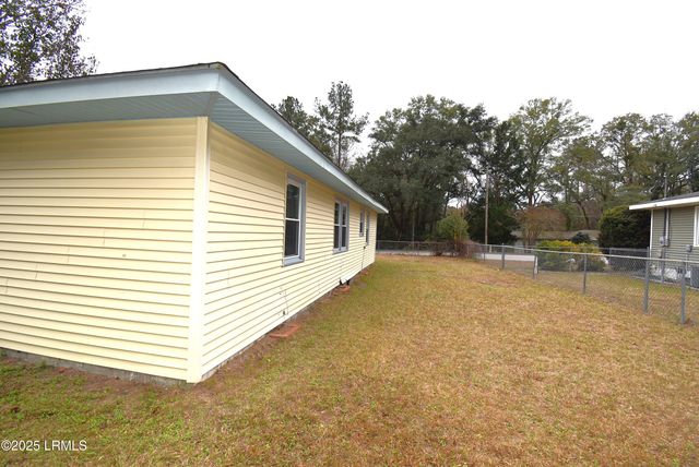 220 Fender Street, Walterboro, SC 29488