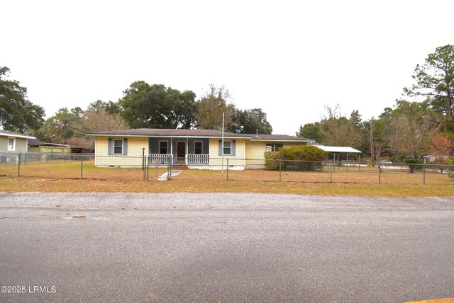 220 Fender Street, Walterboro, SC 29488
