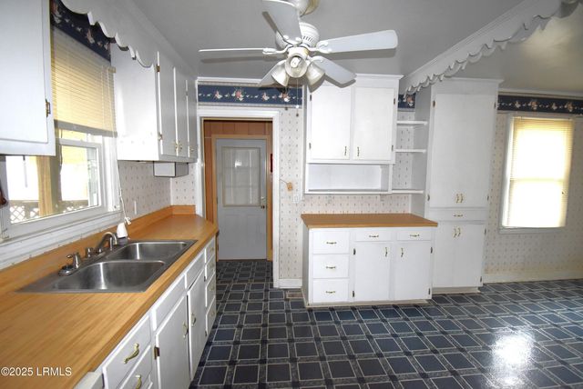 220 Fender Street, Walterboro, SC 29488