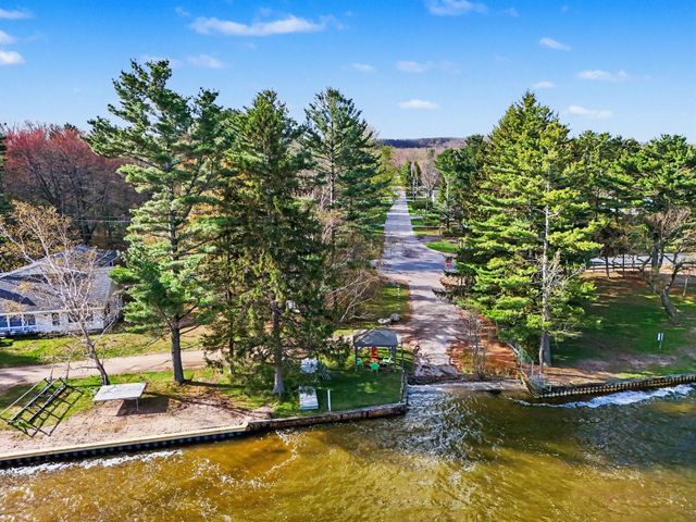 732 N 22nd Avenue, Golden Twp, MI 49436