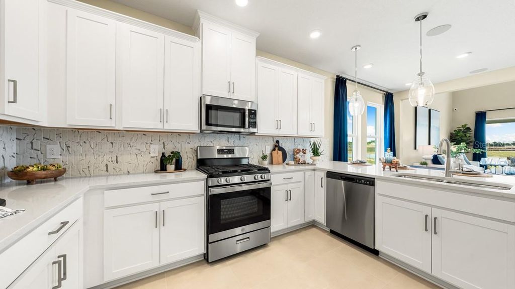 Image 12 of property listing at 755 STEEL DRIVE, Apollo Beach, FL 33572