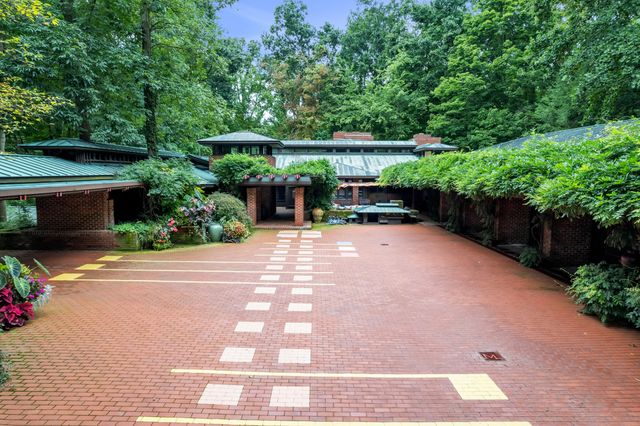 5200 Turtle Point Drive, Northfield Twp, MI 48105