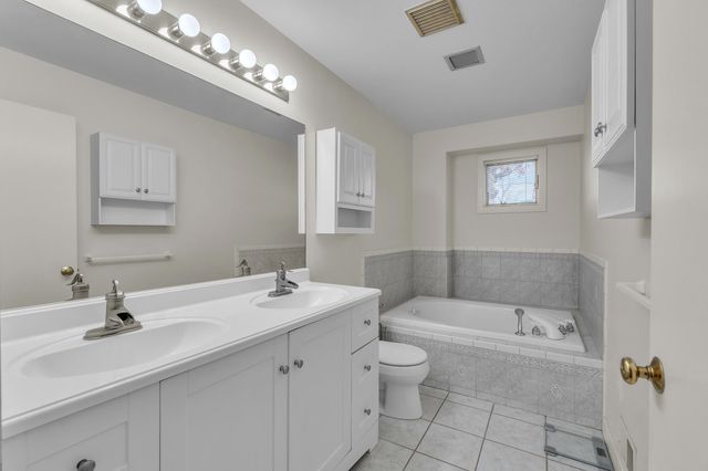 5200 Turtle Point Drive, Northfield Twp, MI 48105