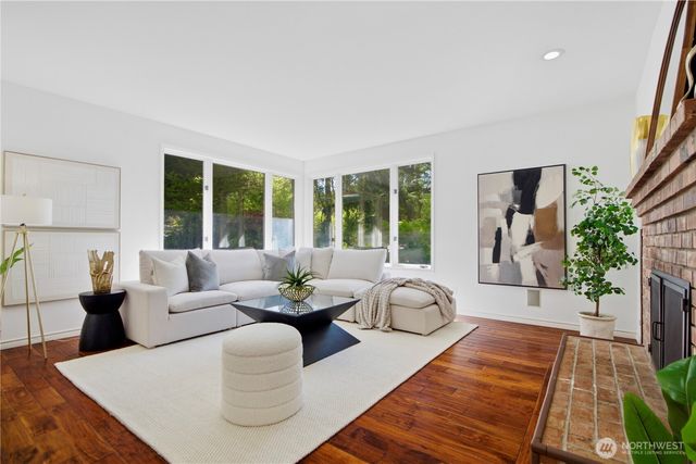 15885 SE 62nd St, Bellevue, WA 98006