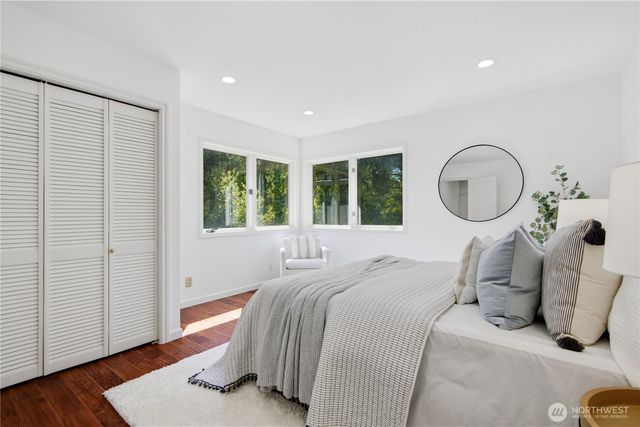 15885 SE 62nd St, Bellevue, WA 98006