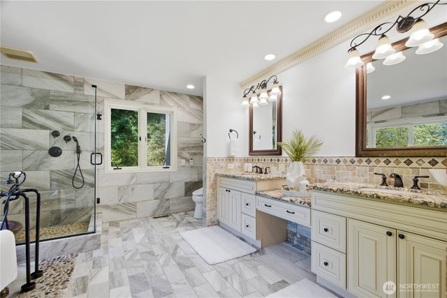15885 SE 62nd St, Bellevue, WA 98006