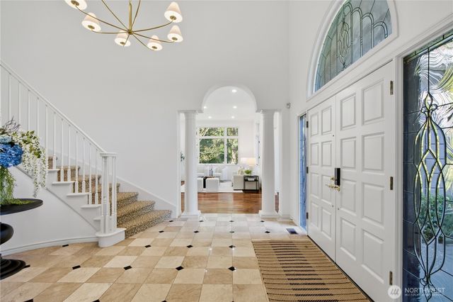 15885 SE 62nd St, Bellevue, WA 98006