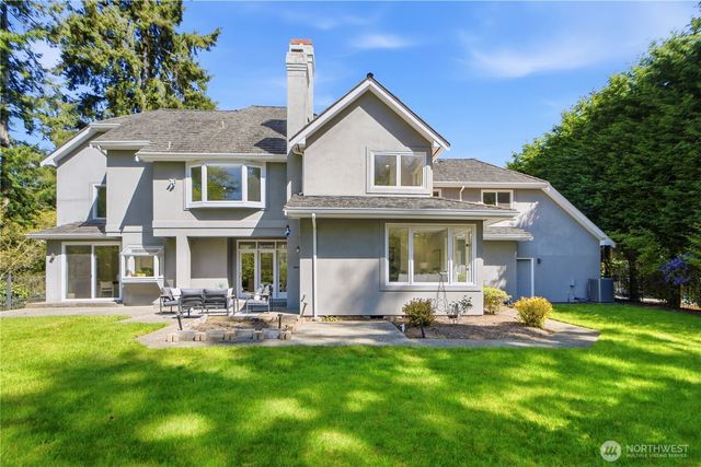 15885 SE 62nd St, Bellevue, WA 98006
