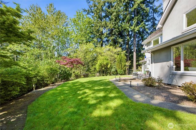 15885 SE 62nd St, Bellevue, WA 98006