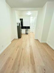 248 E 90th Street # 1D, New York City, NY 10128