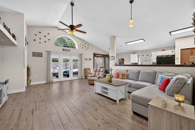 160 EASTON CIRCLE, Oviedo, FL 32765