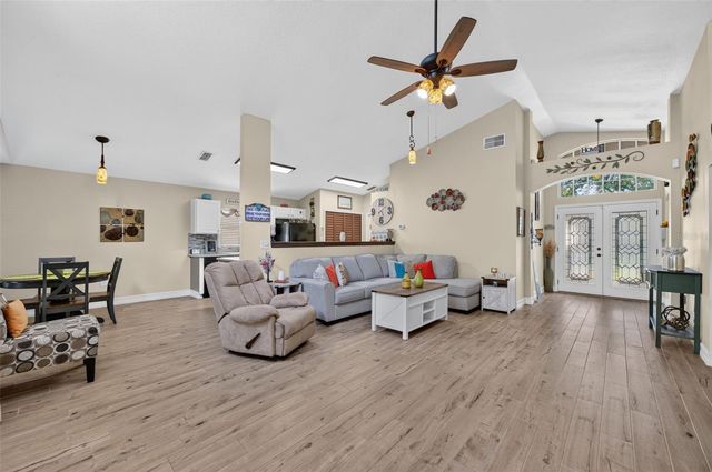 160 EASTON CIRCLE, Oviedo, FL 32765