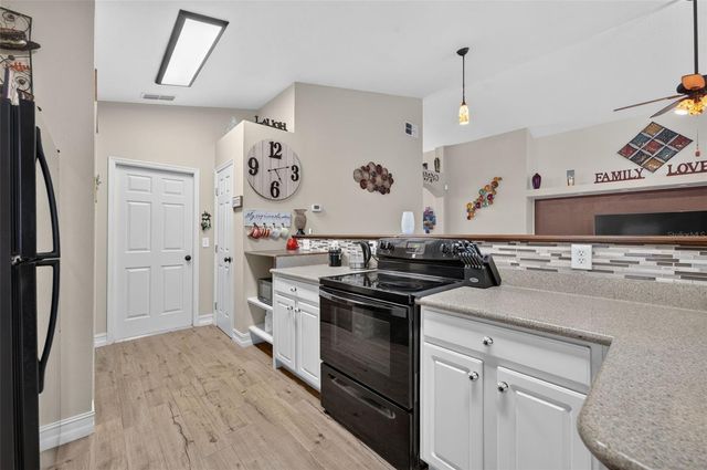 160 EASTON CIRCLE, Oviedo, FL 32765