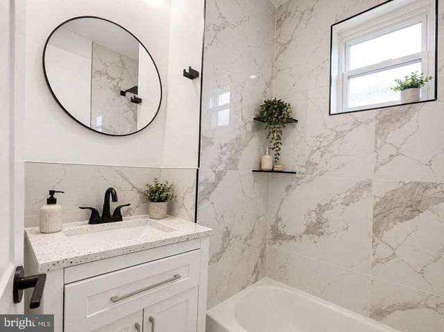 3872 POPLAR ST, Philadelphia, PA 19104