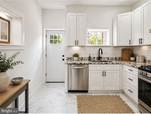 3872 POPLAR ST, Philadelphia, PA 19104