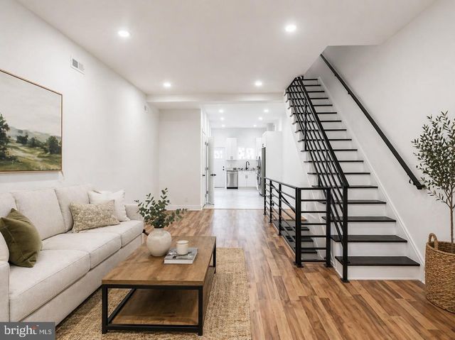 3872 POPLAR ST, Philadelphia, PA 19104