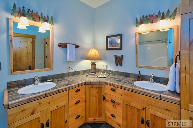 1525 Wagon Road, Swan Valley, ID 83449