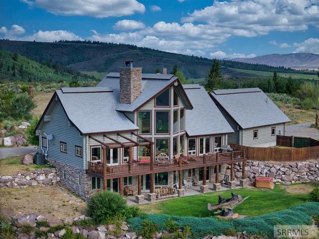 1525 Wagon Road, Swan Valley, ID 83449